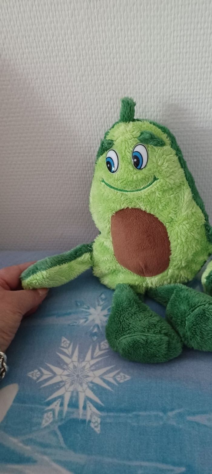 Très jolie petite peluche avocat - photo numéro 2