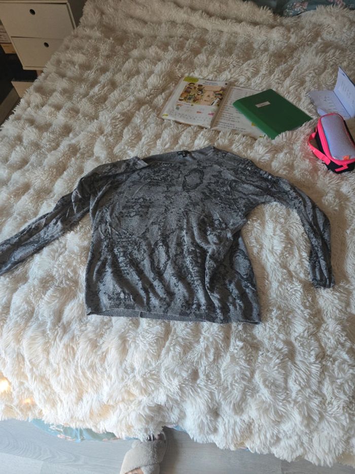 Pull gris