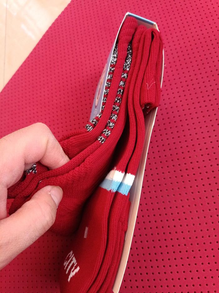 Chaussettes de foot Manchester City, Puma Authentique Officiel taille 47/49, Neuf - photo numéro 4