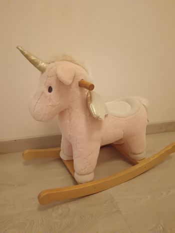 Licorne a bascule vertbaudet