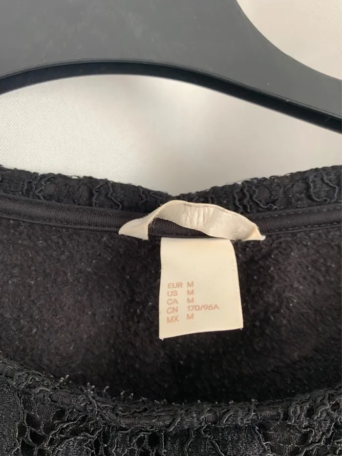 Pull dentelle - photo numéro 3