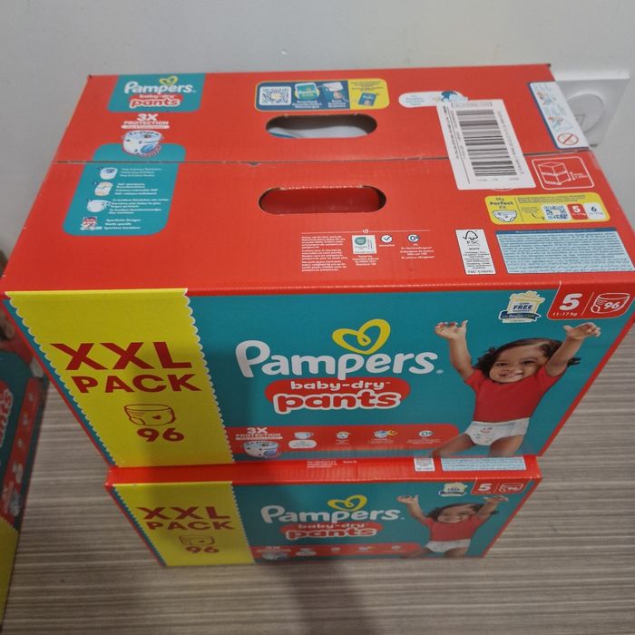 2 cartons de couches pampers pants taille 5 - photo numéro 2