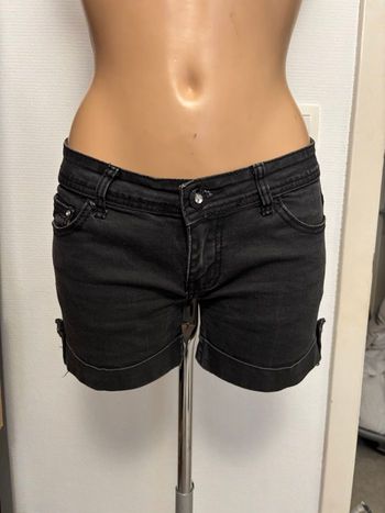 Short noir