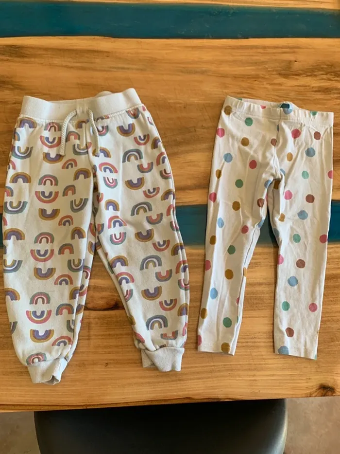Lot pantalon legging primark taille 18/24 mois