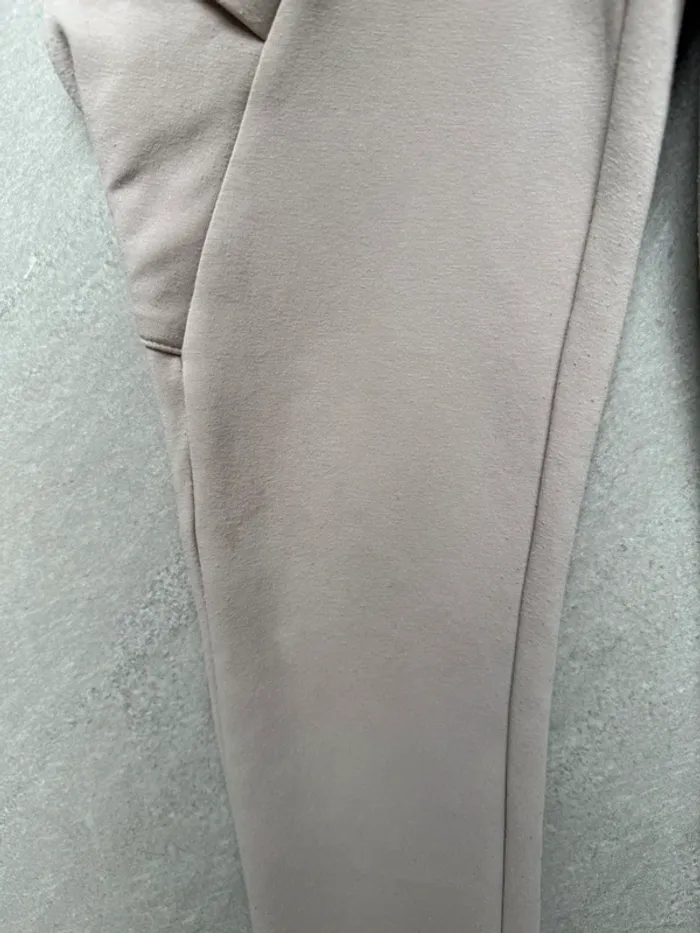 Jogging Kiabi beige taille XXS - 12 ans - photo numéro 7