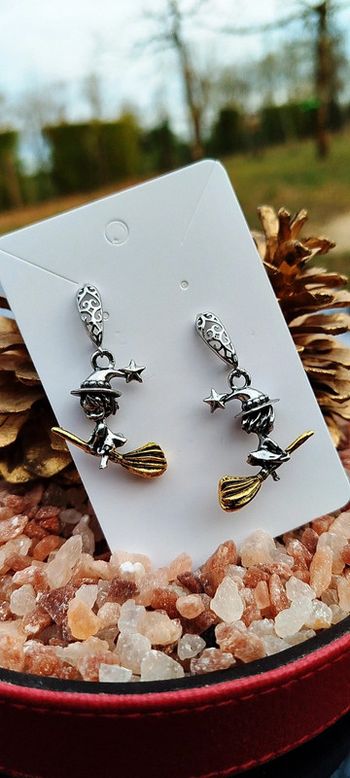 Charme Enchanté : Boucles d'Oreilles Sorcières Hypoallergéniques