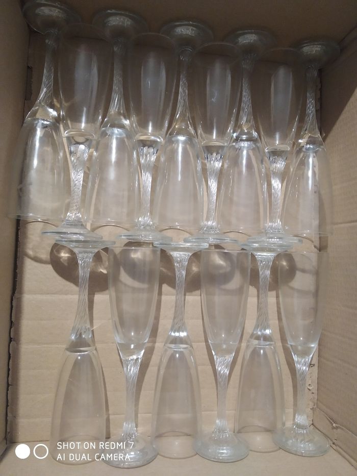 Lot de 15 flûte à champagne – pied torsadé