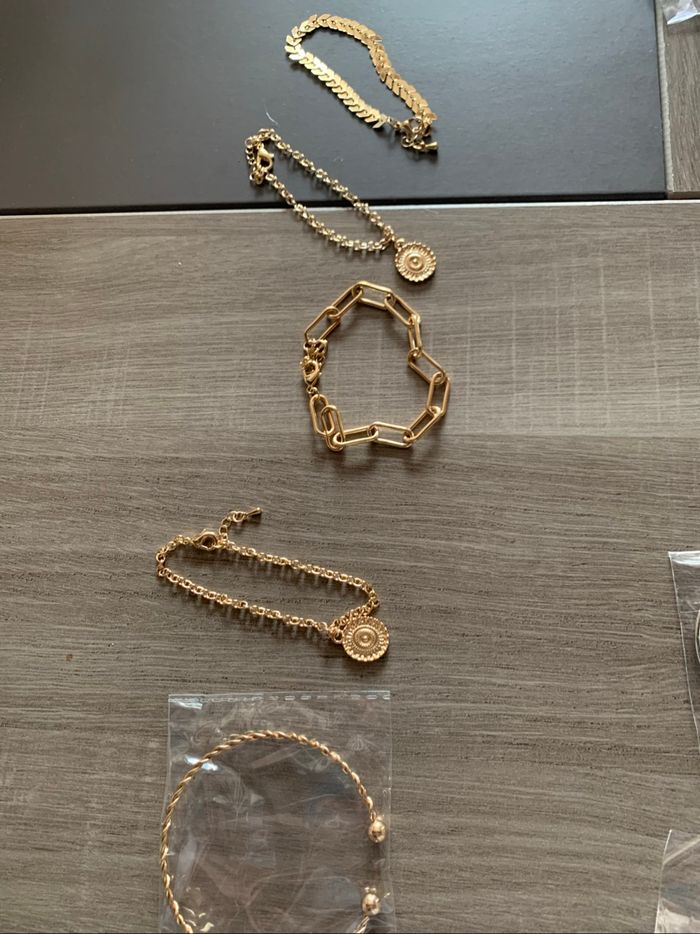 19 bijoux neufs pour calendrier - photo numéro 3