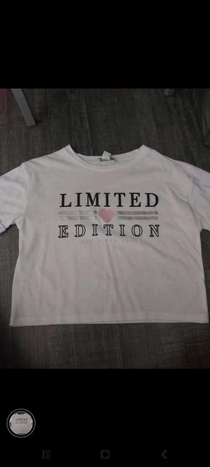 Tshirt primark taille 9/10 ans 140cm