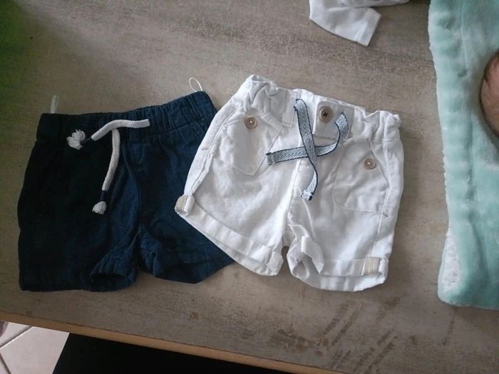 Short taille 3 mois et 2-3 mois