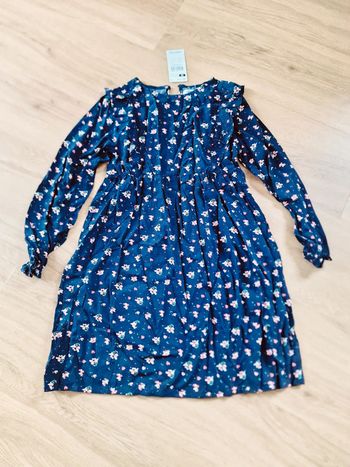 Robe printanière neuve