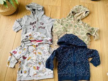 Lot de 4 gilets 18 mois