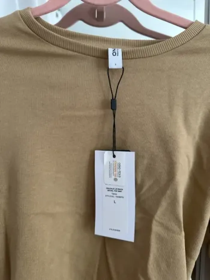 Top camel dos, nu ONLY - photo numéro 3