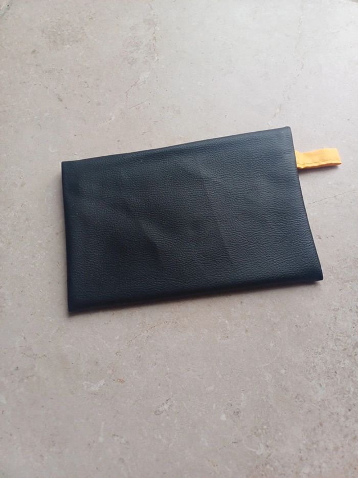 Pochette en simili cuir noir - photo numéro 2