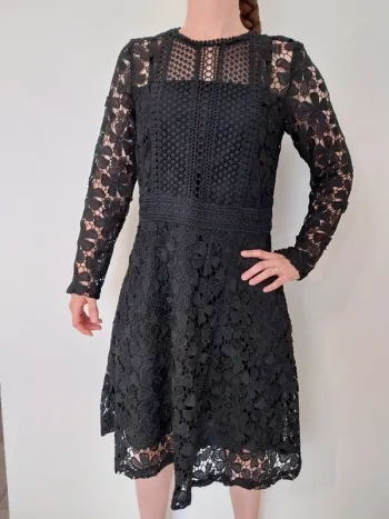 Robe noire dentelle t40 neuve