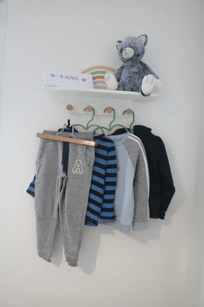 Ensemble haut/jogging Lupilu, pull Adidas et gilet Même pas peur 4 ans
