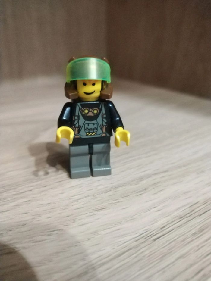 Lego rock raiders minifig Axel rck001 - photo numéro 2