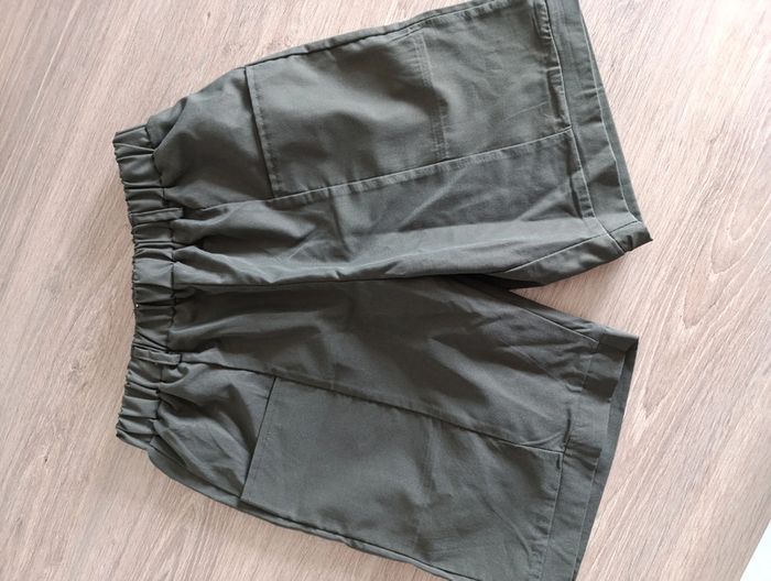 Ensemble fille Short/ bermuda kaki + débardeur noir Shein 13-14 ans - photo numéro 4