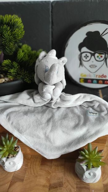 Doudou Dumbo Disney Éléphant Gris Blanc plat mouchoir Nicotoy #geektradedoudou