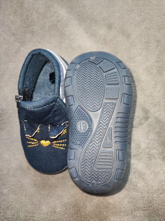 Chaussons taille 19 - photo numéro 3
