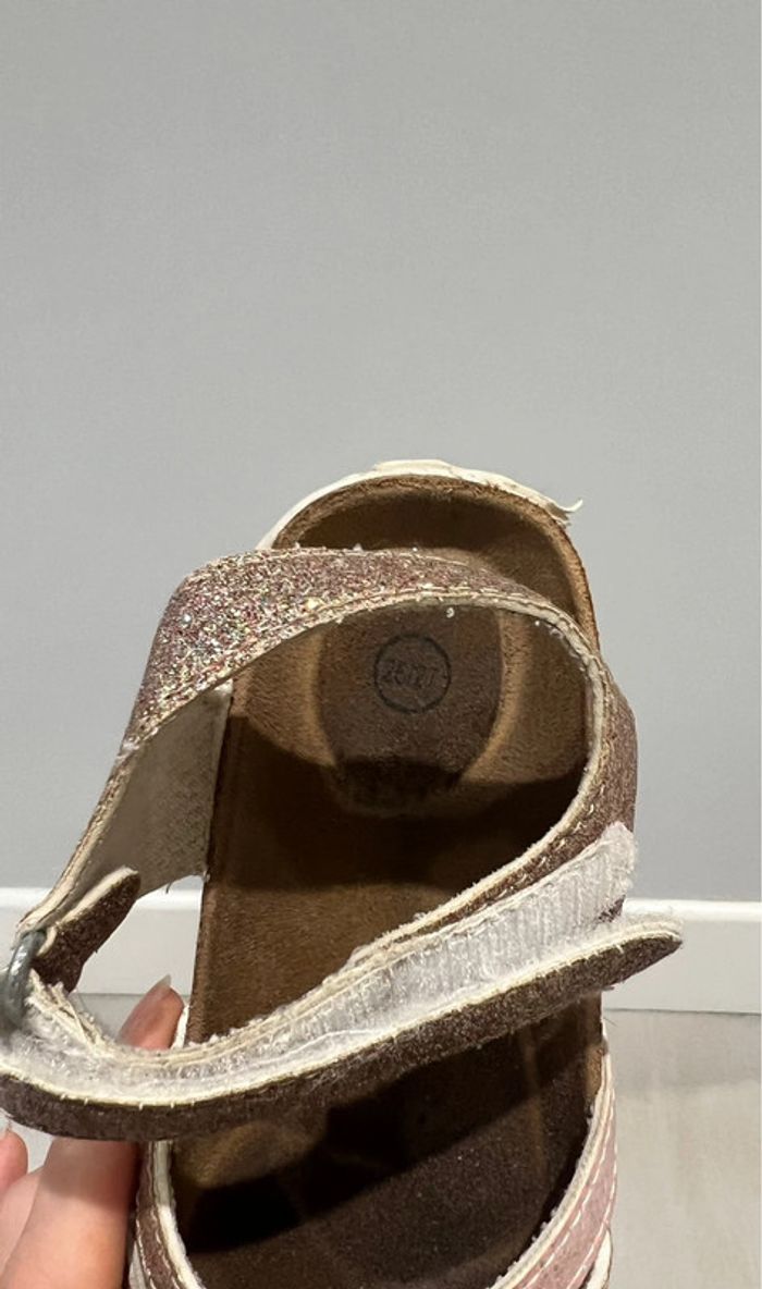 Lot de paires de chaussures sandales fille taille 25 et 26/27 - photo numéro 4