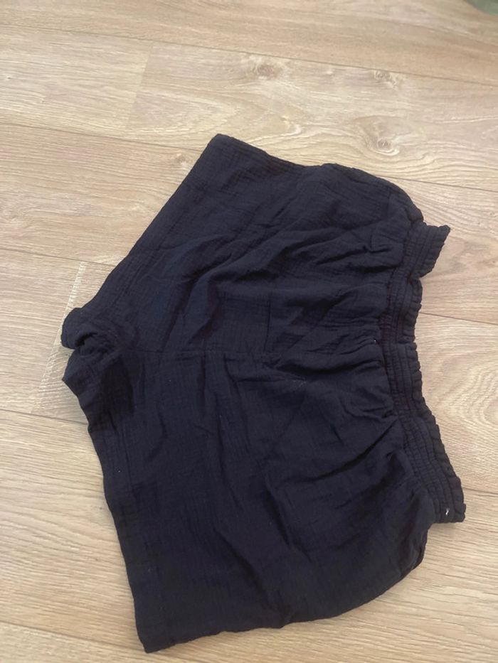 Short 44 - photo numéro 3