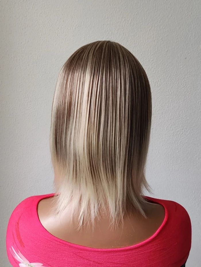 Perruque blond châtain - photo numéro 2
