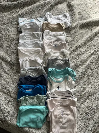 Lot body manches courtes 3 mois