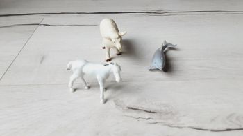 Lot 3 animaux cheval mouton et dauphin