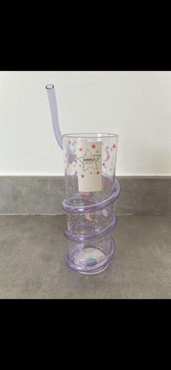 Joli Verre avec paille