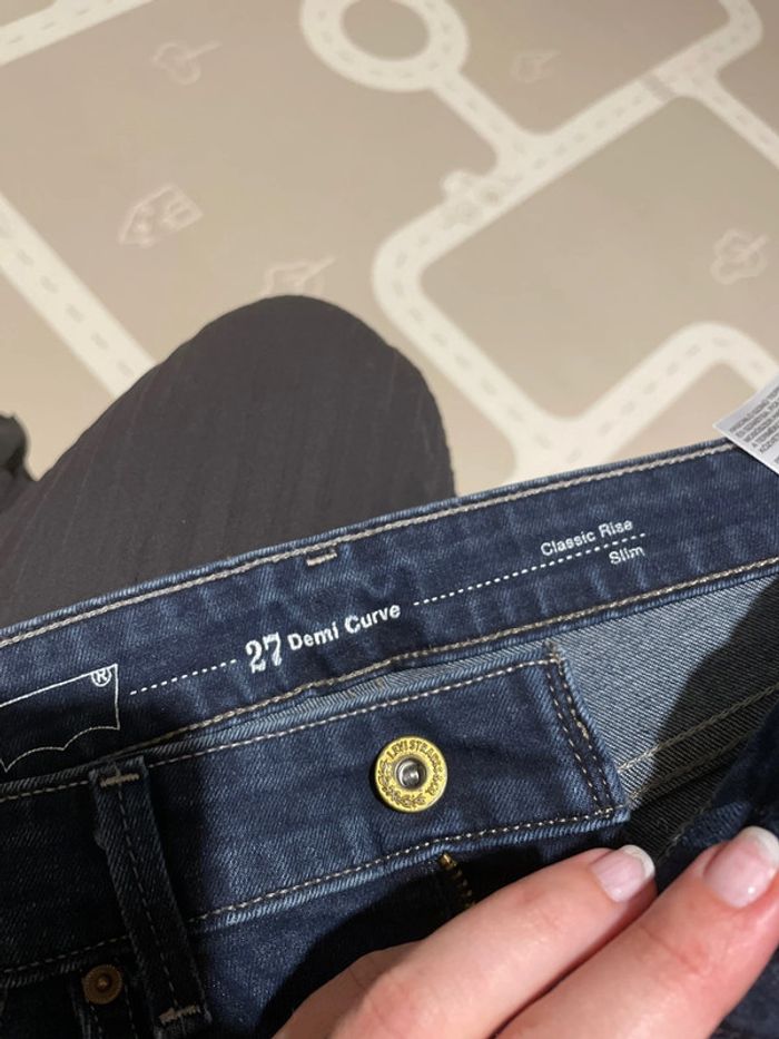 Jean levi’s slim taille 27 - photo numéro 3