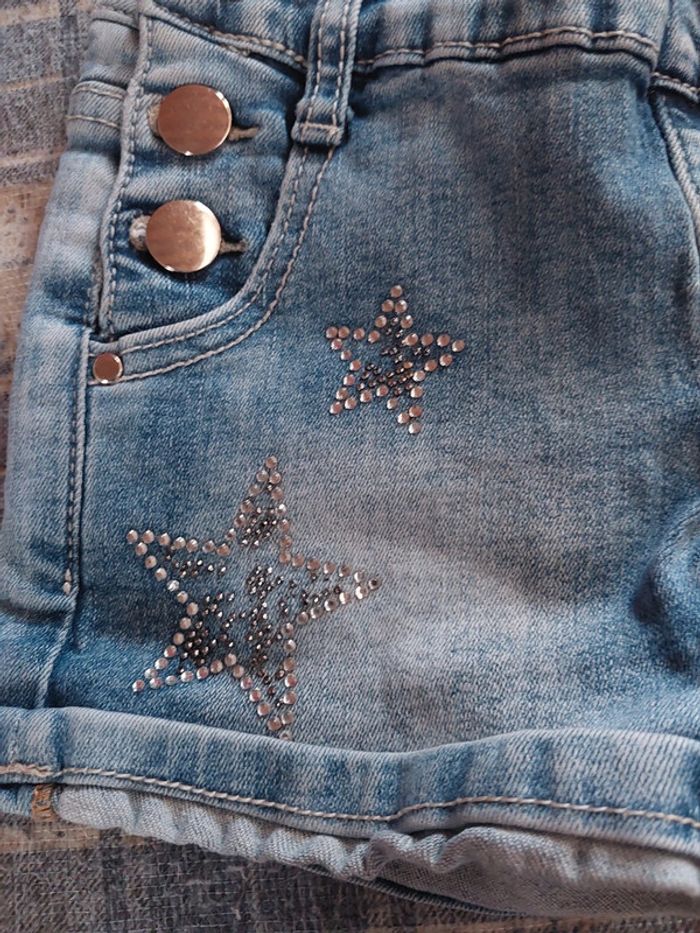 Joli short en jean Taille 4 ans - photo numéro 2