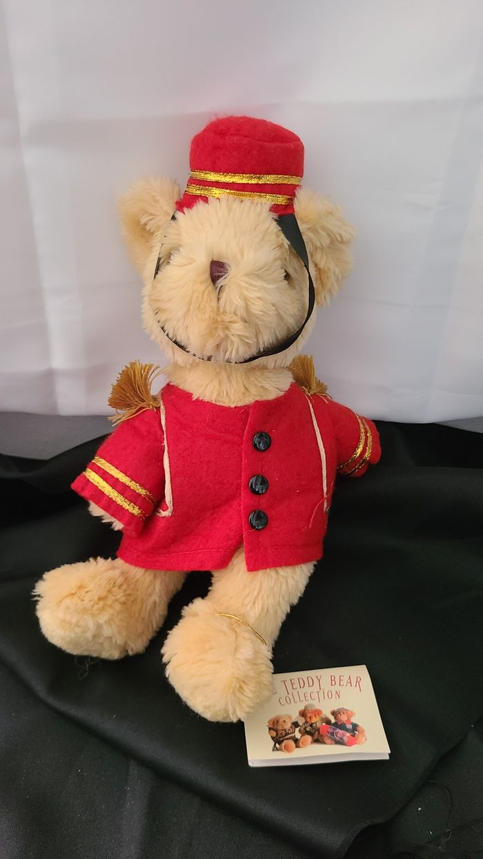 peluche étiquetée The Teddy Bear Collection Barney The Bell Boy - photo numéro 5
