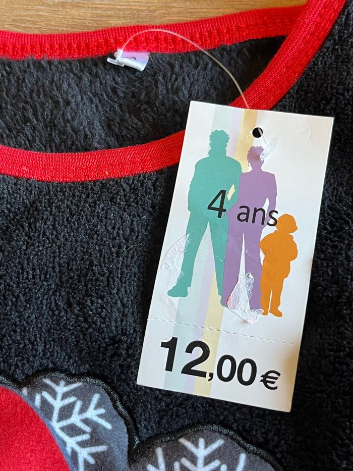 Je vend un pyjama fille enfant taille 4 ans neuf avec étiquette - photo numéro 3