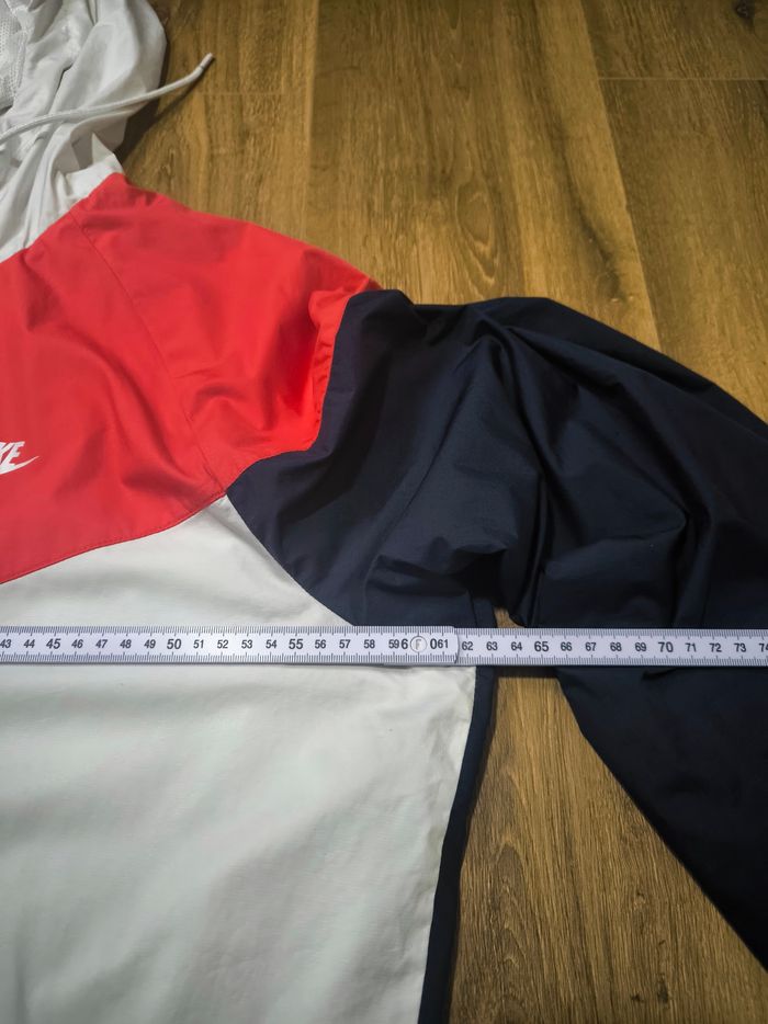 Veste a capuche Nike,coupe vent, taille L, très bon état - photo numéro 9