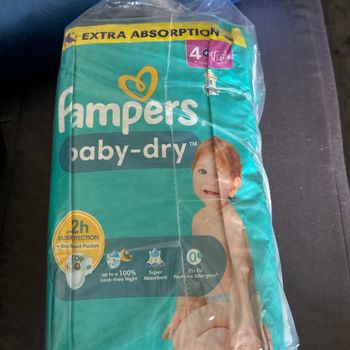 Pampers  bay dry T4+