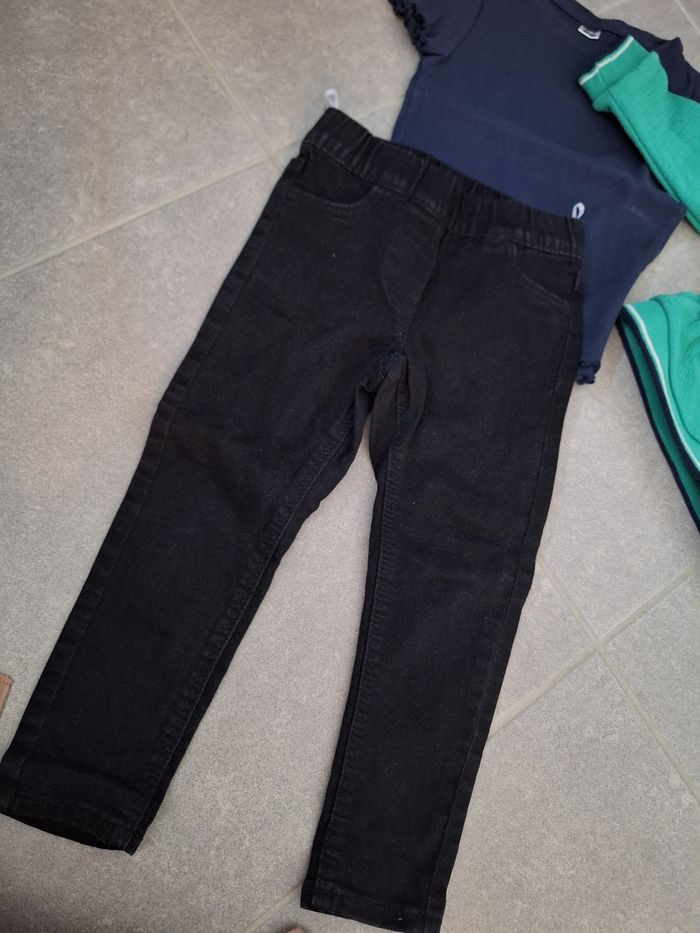 Bottes - t-shirt- pantalon et gilet - photo numéro 4