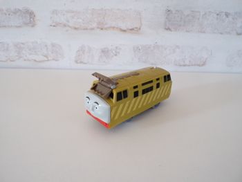 Train - Locomotive - Thomas et ses amis - Diesel 10 (J29)