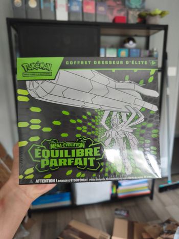 ETB coffret dresseur d'élite méga évolution 3 équilibre parfait 