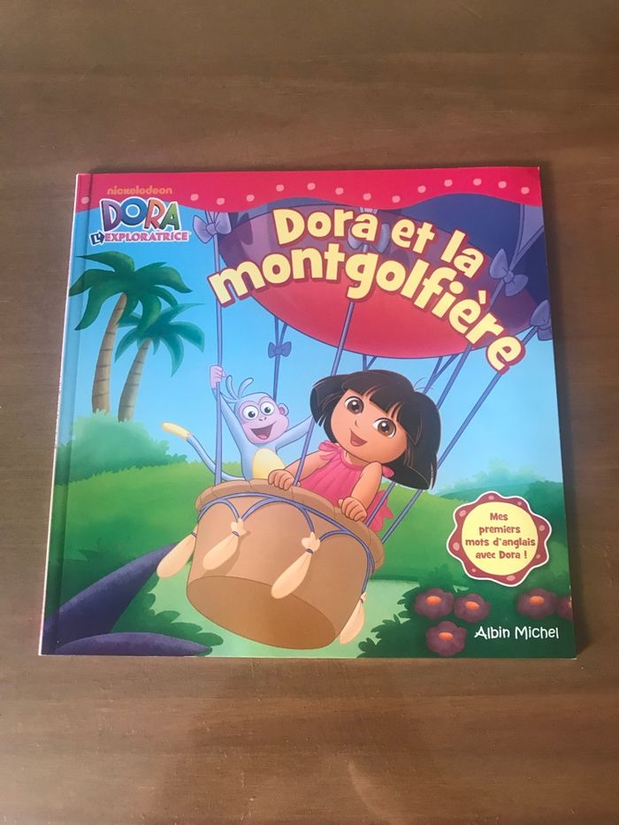 Dora et la Montgolfière Albin Michel