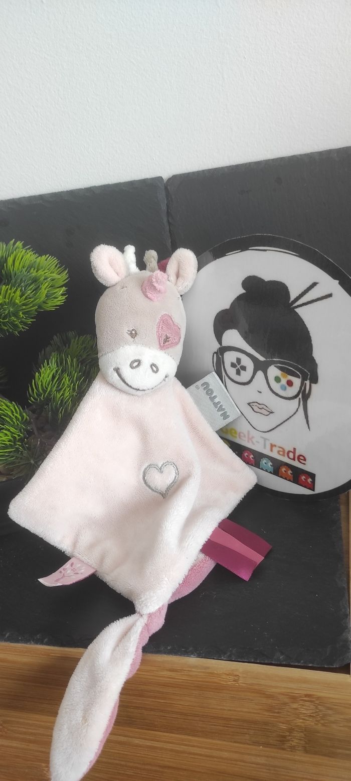 Doudou Licorne Nina Jade Lili Plat Rose nattou coeur losange marron gris noeud
