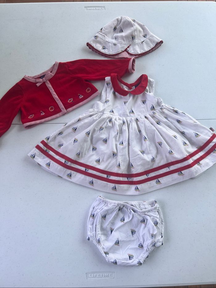 Ensemble robe bloomer chapeau gilet sergent major  Très bon état  Taille 6 mois  Motif marin marinière ⛵️