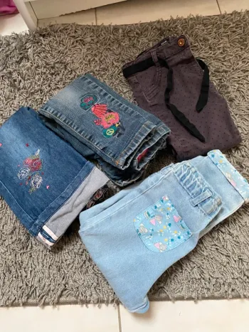 Lot de 4 jeans fille 2 ans 23/24m