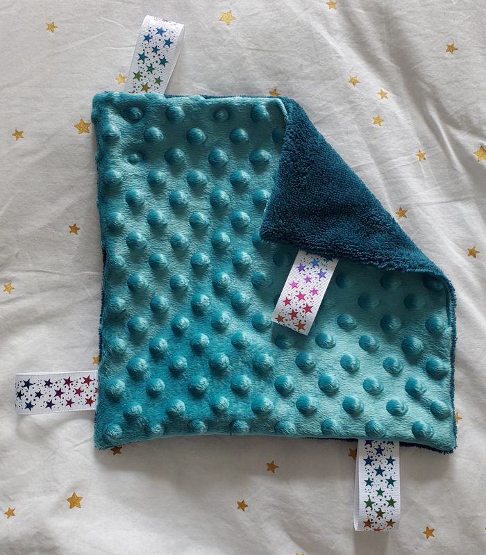 Doudou étiquette - Bleu canard / Etoile Blanche