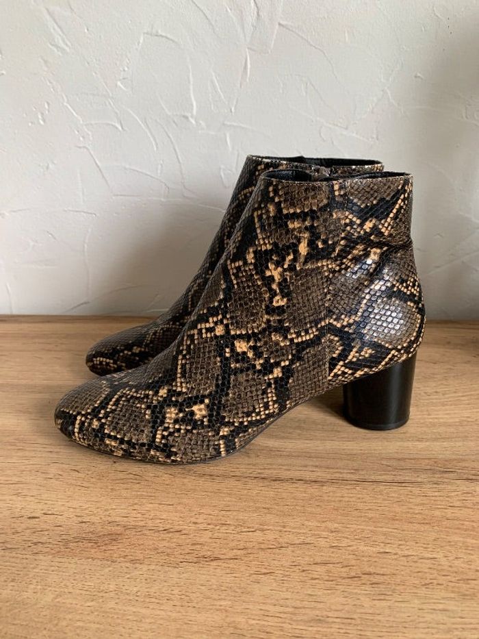 Bottines à talon imitation serpent taille 41