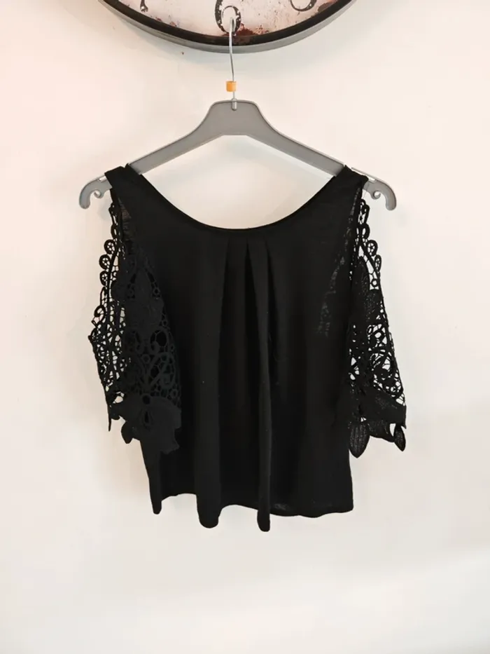 T-shirt noir avec manches dentelle Shein - photo numéro 3