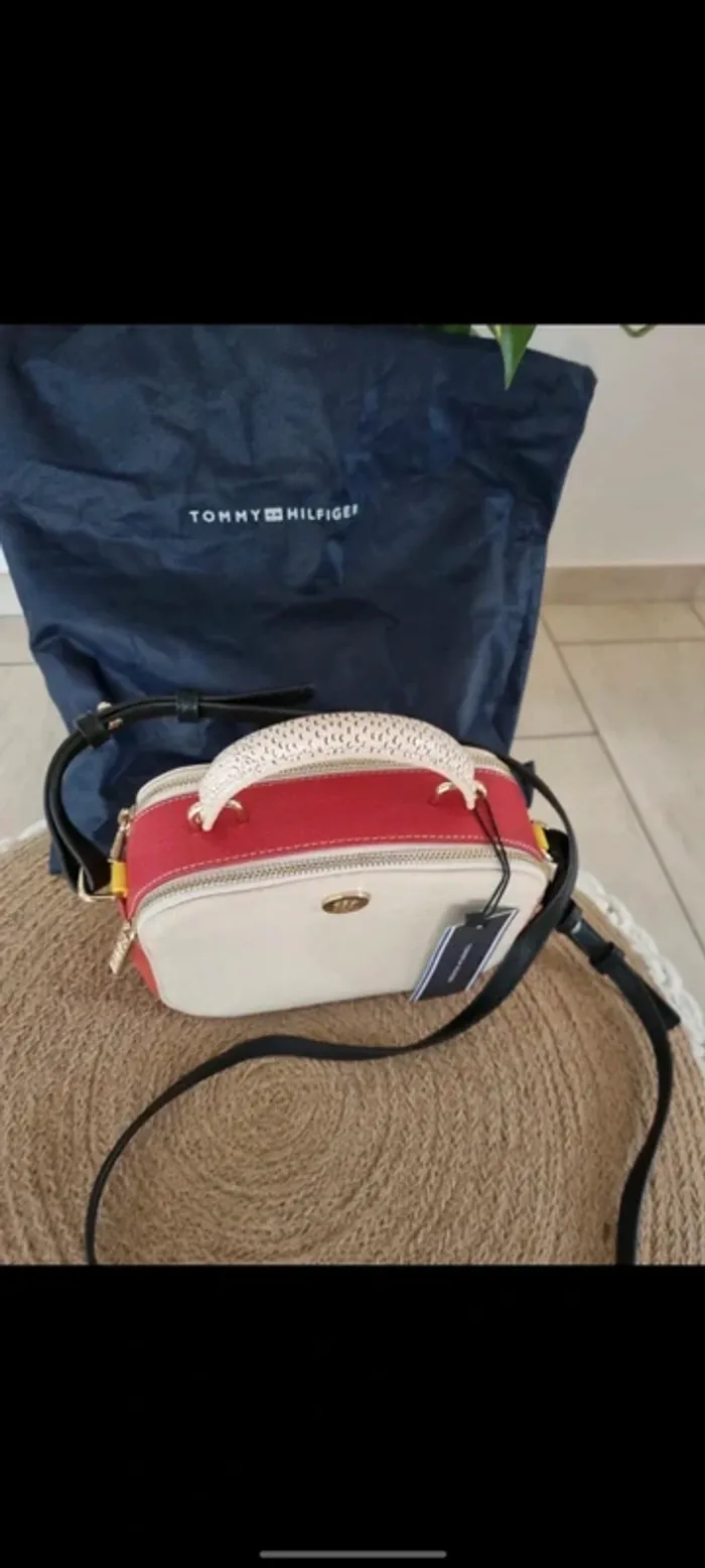 Sac bandoulière Tommy Hilfiger neuf - photo numéro 3
