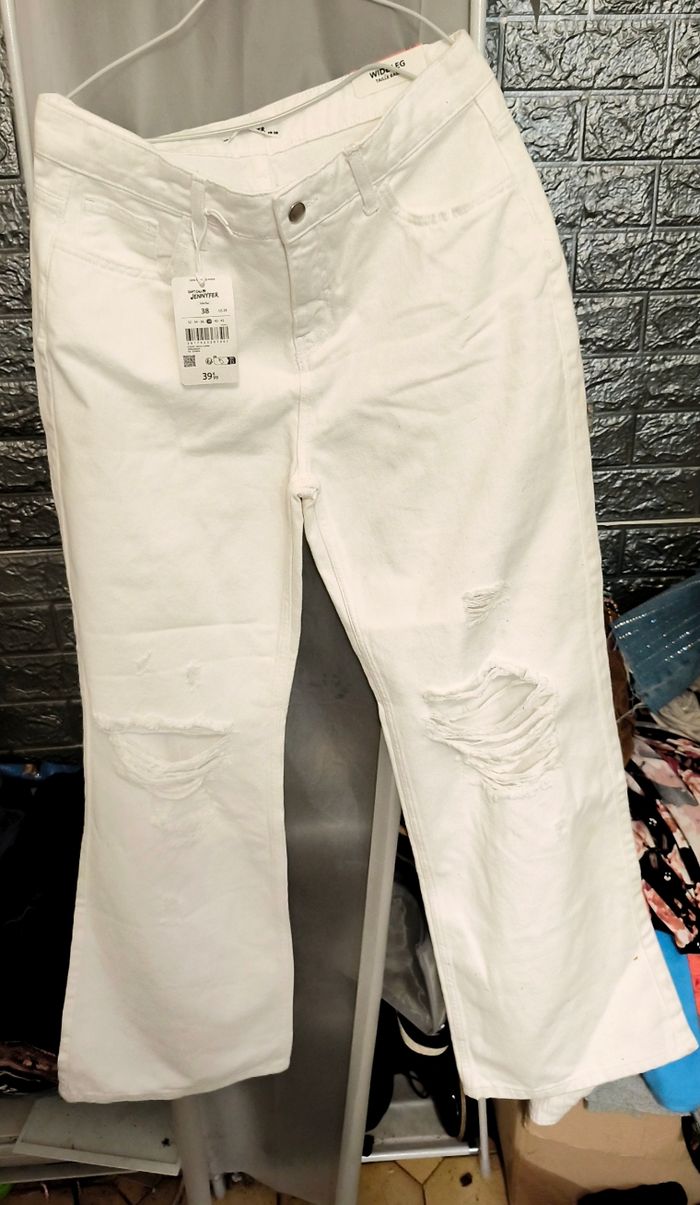 Jeans large troué neuf taille 38 Jennyfer