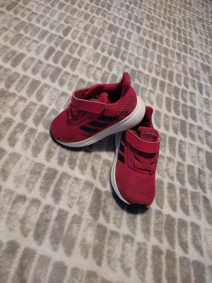 Baskets à scratch rose et noir adidas pointure 21 - photo numéro 1