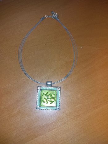 Collier vert
